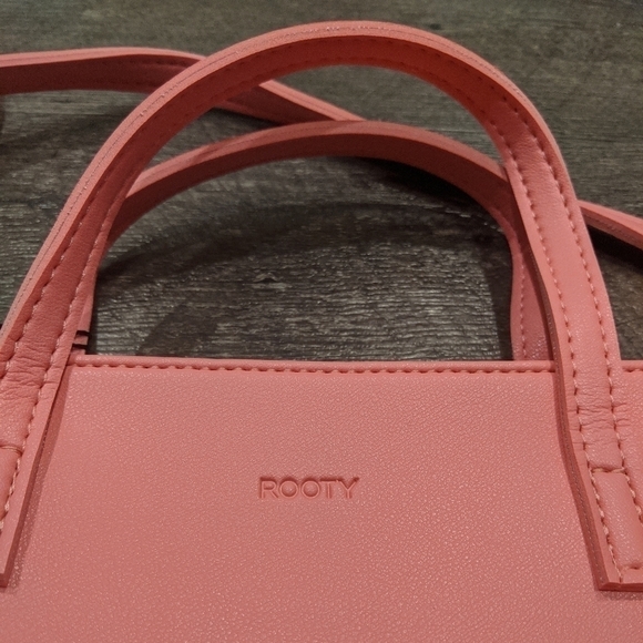 NWT Rooty Pink Leather Handbag from South Korea - Picture 5 of 6
